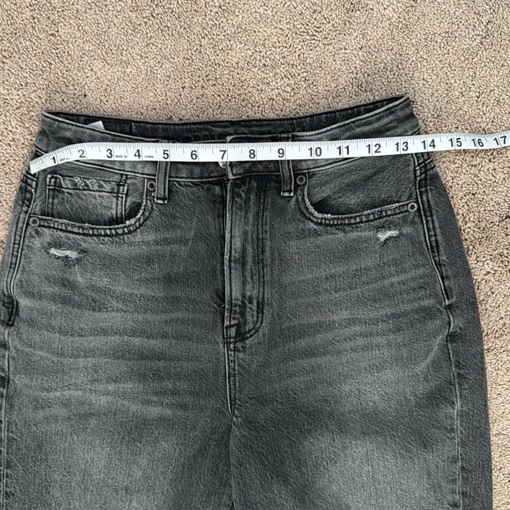 American Eagle Highest Rise Mom Jean Black Wash Distressed Jean Size 2 - Picture 9 of 13
